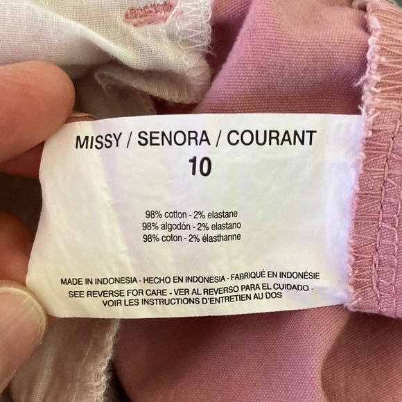 Women’s size 10 Gloria Vanderbilt pink capri pants with elastic waistband - Picture 4 of 6